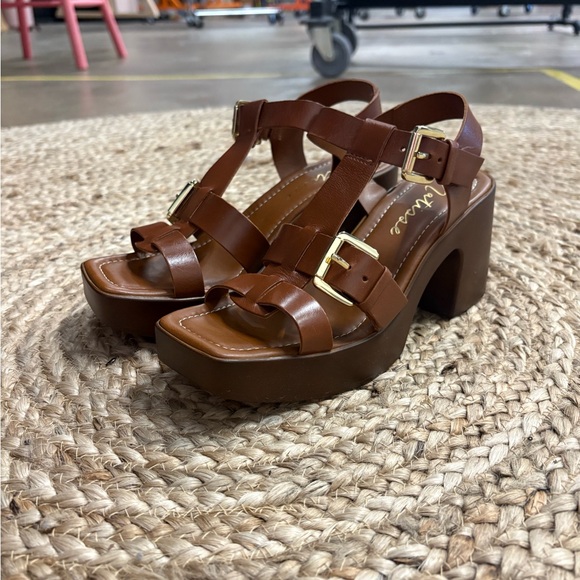 Matisse Tan Leather Block Heel Sandals - Picture 2 of 4